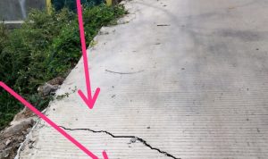 Jembatan Dusun Kalimulya Retak