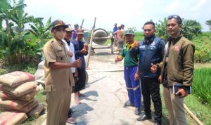 H. LILI HERMANTO KEPALA DESA CIKALONG GIAT MEMBANGUN UNTUK KESEJAHTERAAN MASYARAKAT