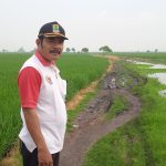 WARGA MASRAKAT SUMURGEDE ANTUSIAS BERSIHKAN SAMPAH SALURAN AIR KALI ASIN