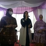 Bupati Karawang Bertemu Gina Padlia Swar Saat Menghadiri Pesta Pernikahan Putra A.Suroto Dan Sri Rahayu Agustina.