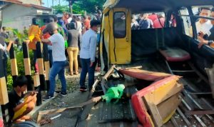 KA Sri Lilawangsa Tabrak Angkot, 4 Penumpang Mini Wampu Tewas