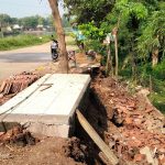 Warga Desa Darawolong Berharap Segera Ada Perbaikan Turap Jalan Yang Ambruk