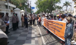 Puluhan Massa DPD KIM Geruduk Kantor BPN Sumut dan Medan