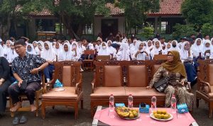 SMPN 2  KUTAWALUYA ADAKAN ACARA PERPISAHAN (208). SISWA SISWI