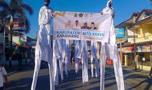 Pawai Ta’aruf MTQ Tingkat Provinsi Jawa Barat Kontingen Karawang tampil sangat Memukau