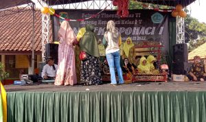 DI LEPAS (33) SISWA DAN SISWI (SDN 1) MEKARPOHACI KECAMATAN CILEBAR 