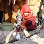 Bunda Winarni Bersama Disperkim Lampung Selatan Jalankan Program Bedah Rumah Melalui Program BSPS
