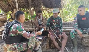 SENYUM BAHAGIA, SAAT PERSONEL SATGAS YONIF 126/KC DATANG KERUMAH