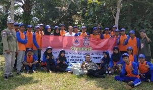 TAGANA PRINGSEWU TULARKAN ILMU SHELTER DAN DAPUR UMUM LAPANGAN KEPADA RELAWAN DESA TANGGUH BENCANA, DIGELAR DI PEKON FAJARMULYA