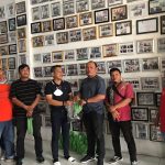 Pulang Rapimnas JMSI, Ketua Pewarta Bagikan Oleh Oleh Souvenir dan Dodol pada Anggota