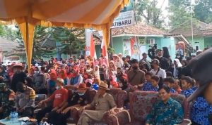 WARGA SAMBUT BAIK ACARA RUWAT BUMI DESA JATIBARU DI MERIAHKAN DENGAN WAYANG GOLEK