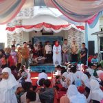 Kades Sindangmukti Hj Rahmawati Dewi Bersama Jajaran Pemdes Gelar Acara Santunan Yatim Piatu Halaman Kantor Desa Sindangmukti