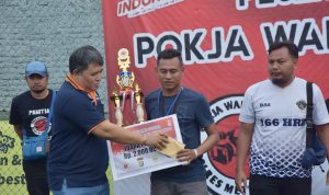 Ketum IWO Indonesia Hadir Serahkan Piala, Turnament Mini Soccer Pokja Wartawan Polres Metro Bekasi Sukses Digelar