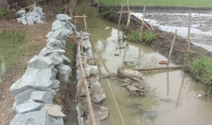 Di Duga Proyek Penurapan Di Dusun Ciomas Tidak Sesuai RAB