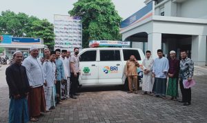 BRI peduli serahkan 1 unit ambulan ke Yayasan Hamida yang berada di kecamatan Lemahabang