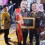 Kamaruddin Simanjuntak Terima Penghargaan Kategori Penegakan Hukum Di Acara Bergengsi Nawacita Award