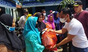 Penggiat Sosial Ferdy Sembiring Gelontorkan Bantuan Paket Sembako Di Kota Medan dan Deli Serdang
