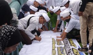 Sikap Dukungan Kepada Anies Baswedan, Bara Api Gelar Aksi Sejuta Tanda Tangan di Istana Maimun