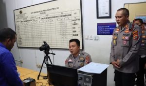 KAPOLRES MADINA : “UTAMAKAN SENYUM, SALAM DAN SAPA, SAAT MASYARAKAT HENDAK MENGURUS SIM”