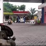 Mirisss!!!!Meski Dilarang Melayani Konsumen Beli BBM Pakai Jerigen, Namun SPBU di Jalan Jamin Ginting Dekat Dengan Terminal Mini bus Sampri Medan Tetap Dilayani