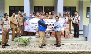 Bersama PGRI, Kwaran Pramuka & Tenaga Kependidikan, Asep Saepulloh Berikan Bantuan Sosial Bagi Warga Yang Terdampak Banjir