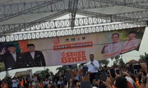 Calon Presiden Anies Baswedan  Kampaye Terbuka Sambangi Warga Kabupaten Bekasi di Stadion Mini Cikarang