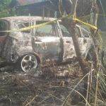 Satu Unit Mobil Diduga Milik Bandar Narkoba Dibakar Massa