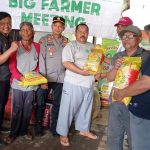 Kapolsek Blanakan dan UPTD Monitoring Bantuan Benih Padi di Kecamatan  Blanakan