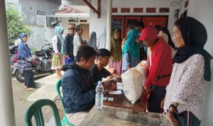 Hari Pertama Penyaluran Bantuan Pangan Beras oleh PT. Pos Indonesia Unit Blanakan