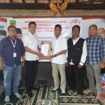 DPC GCP 08 Kabupaten Bekasi Resmi Berdiri Ditandai Penyerahan SK Oleh Ketua DPD