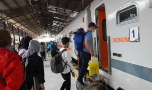 Rencana Liburan Pake Kereta Api? Ini Rekomendasi Pemesanan Tiket Kereta Api Online!