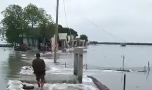 Rob Melanda Sepanjang Pantura Pulau Jawa, Ribuan Rumah Terendam di Karawang