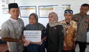 Sebanyak 60 KPM Desa Rawamekar Terima BLT DD Tahap Empat 2024