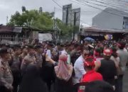 Ratusan Warga Cluster Setia Mekar Tolak Eksekusi Rumah Mereka