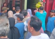 Warga Klari Harus Antri Untuk Dapatkan Gas LPG Melon Pasca Perubahan Aturan Pemerintah