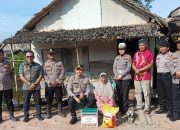 Peduli Warga, Polres Mesuji Berikan Bantuan Sosial di Desa Sungai Cambai