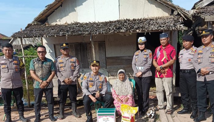 Peduli Warga, Polres Mesuji Berikan Bantuan Sosial di Desa Sungai Cambai