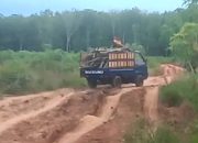 Bertahun-tahun Tidak Tersentuh Pembangunan! Warga Tiyuh Karta Selamet Berharap Jalan Rusak Parah Segera Dilakukan Onderlak!