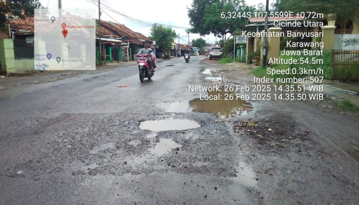 Jalan Raya Cikalong-Cilamaya Bergelombang dan Berlubang Bahayakan Pengguna Jalan