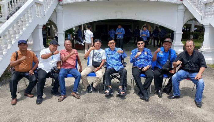 Jelang Purna Tugasnya Sebagai Bupati, H. Edimin Tetap Ngantor Meski Harus Pakai Kursi Roda