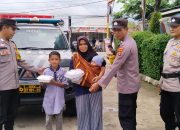 Berbagi Berkah Ramadan, Polsek Jajaran Polres Lampung Utara Bagikan Takjil ke Masyarakat