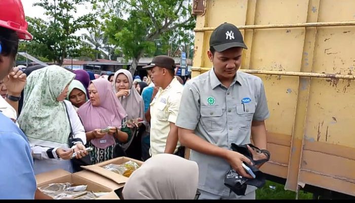Ribuan Warga Banjiri Pasar Murah yang Digelar Pemkab Labusel Kolaborasi dengan Sejumlah Perusahaan