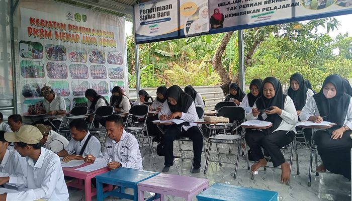 90 Peserta Ujian Asesmen Ujian Akhir Jenjang Paket C PKBM mekar Jaya Abadi Bersemangat Demi Dapat Ijazah