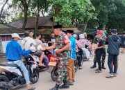 Koramil 0508/Purwadadi Bersama Muspika dan Viking Purwadadi Berbagi Takjil di Bulan Ramadhan