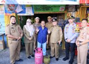 Wabup Mad Hasnurin Hadir Menjawab Keluhan Masyarakat Terhadap Kelangkaan Gas LPG