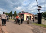 Polsek Pakuan Ratu Berbagi Takjil Untuk Pengemudi Ranmor di Bulan Ramadhan