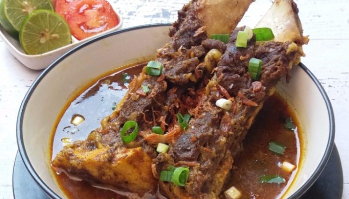 Cita Rasa Sop Konro Khas Makasar yang Kaya Rempah