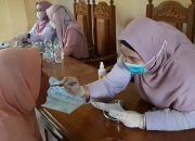 Ratusan Warga Mendapatkan Layanan Pemeriksaan Kesehatan Gratis di Pantura Subang
