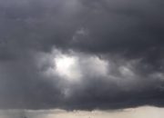 BMKG Peringatkan Potensi Cuaca Ekstrem Hingga Akhir Mei 2025