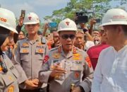 Dedi Mulyadi Kunjungi Gunung Kuda Cirebon dan Temui Keluarga Korban Longsor, Siap Jadi Ayah Asuh